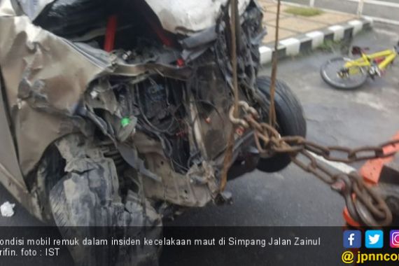 Brakk! Avanza vs Sedan, Dua Orang Tewas, Satu Anggota Polisi - JPNN.COM