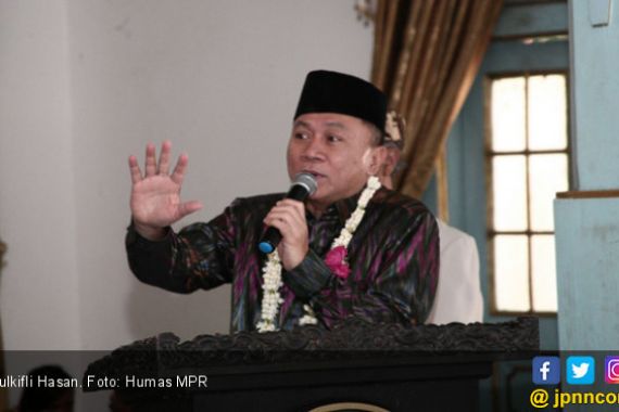 Zulkifli Hasan Tak Setuju Jika KPK Diperlakukan Seperti Ini - JPNN.COM