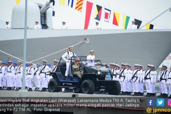 TNI AL Gelar Upacara Puncak Peringatan Hari Jadi Ke-72 - JPNN.COM