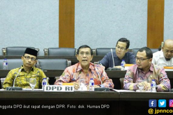DPD Sampaikan Pandangan Tentang RUU Kelapa Sawit - JPNN.COM