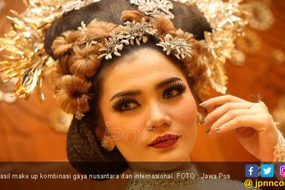 Cantik dengan Make Up Kombinasi - JPNN.COM