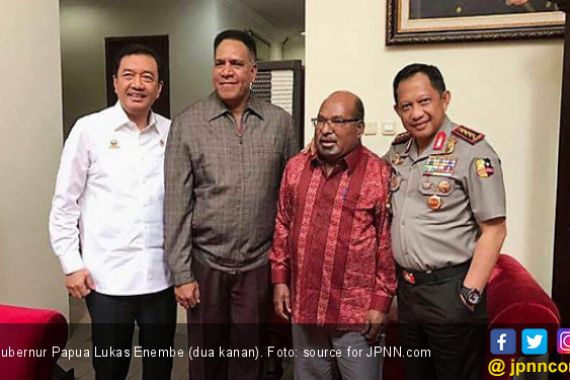 Lukas Bantah Pertemuan dengan Tito dan BG soal Pilgub Papua - JPNN.COM
