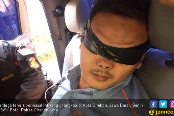 Terduga Teroris Dibekuk di Cirebon Jelang Kedatangan Jokowi - JPNN.COM