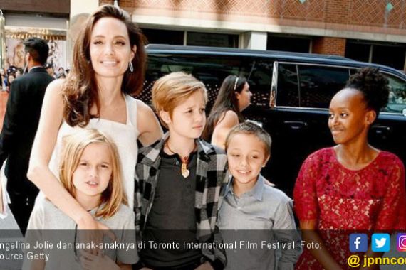 Angelina Jolie Kesulitan urus 6 Anak Tanpa Brad Pitt - JPNN.COM