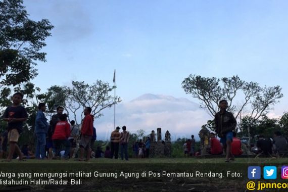 Gunung Agung Siaga, Pulau Dewata Tetap Aman Dikunjungi - JPNN.COM