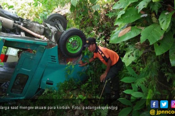 Rem Blong, Angkot Rombongan Mahasiswa UPI Terjun ke Jurang - JPNN.COM