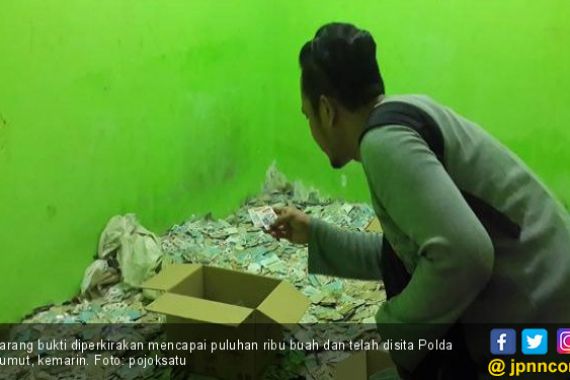 Polda Sumut Gerebek Rumah Pembuatan SIM Palsu di Medan - JPNN.COM