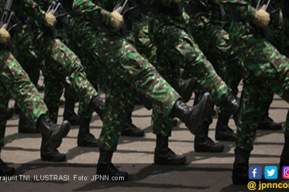 Kibarkan Bendera Palu Arit, Kafe Garasi 66 Disambangi TNI - JPNN.COM
