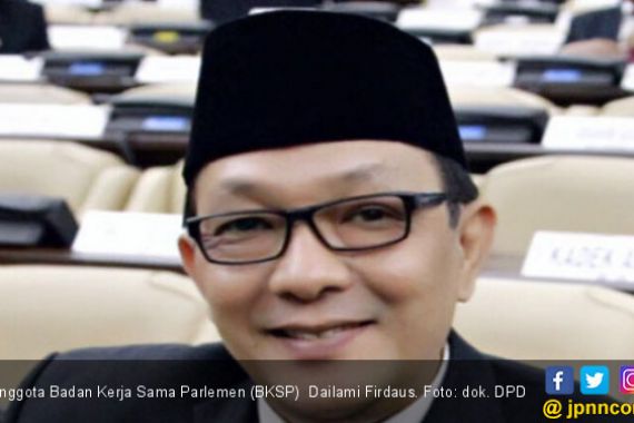 Senator DKI Jakarta Beri Pesan Khusus Untuk Anies-Sandi - JPNN.COM
