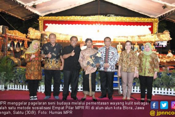 Pagelaran Wayang Sebagai Media Membangun Persatuan - JPNN.COM