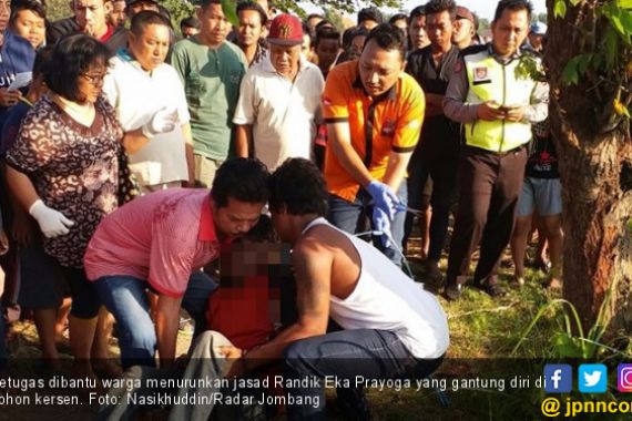 Bujangan Stres Gantung Diri, Sempat Dikira Orang-orangan - JPNN.COM