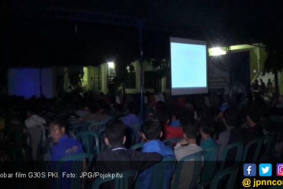 Warga Muhammadiyah Nobar Film G30S PKI - JPNN.COM