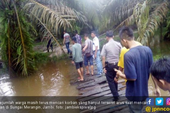 Air Sungai Mendadak Meluap, Pencari Ikan Hilang Terbawa Arus - JPNN.COM