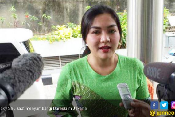 Susul Giring Nidji, Vicky Shu Pengin Terjun Berpolitik - JPNN.COM