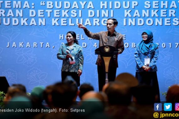 Jokowi: Jangan Bapaknya Manasin, Ibu Ikut Ngomporin - JPNN.COM
