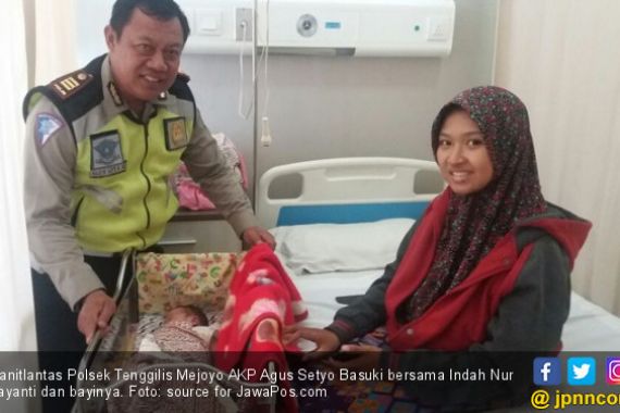 Aksi Heroik AKP Agus Menolong Seorang Ibu Melahirkan - JPNN.COM