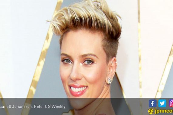 Putus dari Wartawan, Scarlett Johansson Digaet Penulis SNL - JPNN.COM