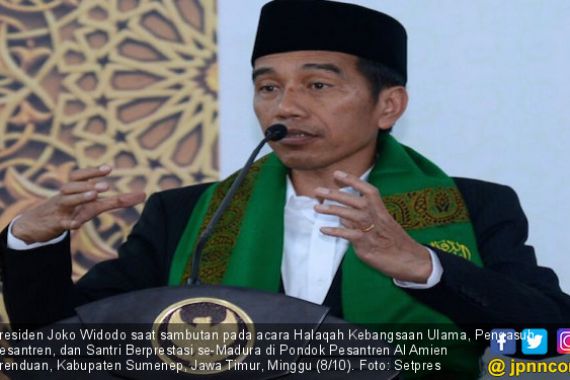 Jokowi Janjikan Beasiswa untuk Santri di Madura - JPNN.COM