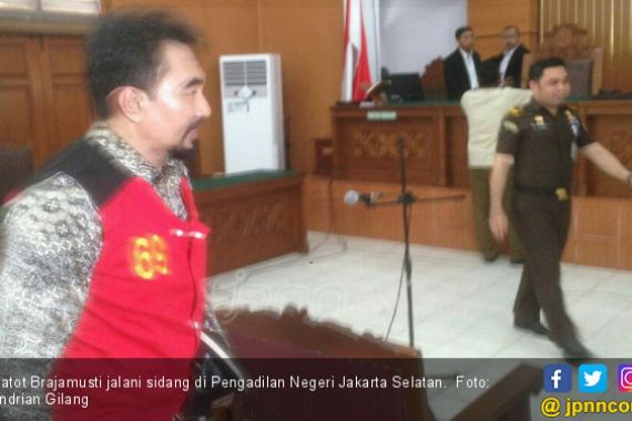 Gatot Brajamusti Keberatan Didakwa Soal Satwa Langka & Senpi - JPNN.COM