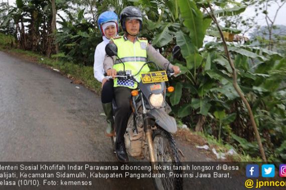 Khofifah Naik Trail Bawa Santunan untuk Korban Longsor - JPNN.COM