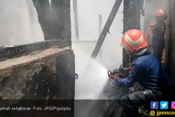 Gara-Gara Goreng Telur, Rumah Terbakar - JPNN.COM