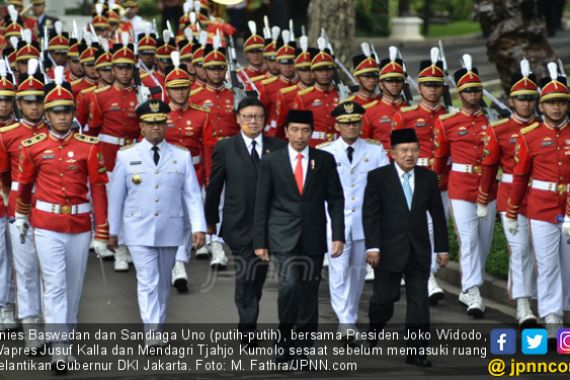 Lantunkan Selawat, Teriakkan Anies-Sandi dan Stadion Persija - JPNN.COM