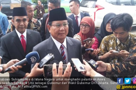 Prabowo Hadiri Pelantikan Anies-Sandi di Istana - JPNN.COM