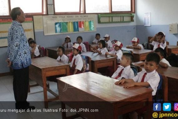 Guru Tidak Tetap dan PTT Digaji Rp 750 ribu Per Bulan - JPNN.COM