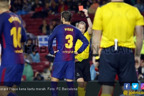 Barcelona vs Olympiakos: Pique Akhirnya Rasakan Kartu Merah - JPNN.COM