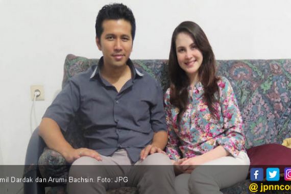 Kesedihan Arumi Bachsin Ditinggalkan Ayah Tercinta - JPNN.COM