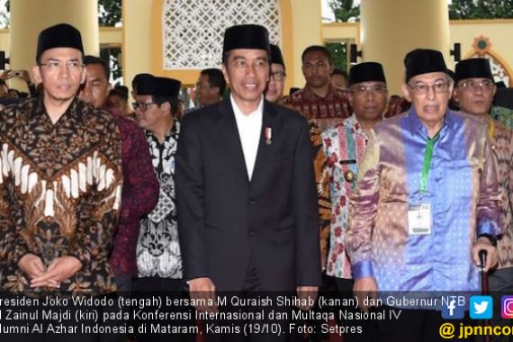 Jokowi Ajak Alumni Al Azhar Dakwahkan Moderasi di Medsos - JPNN.COM