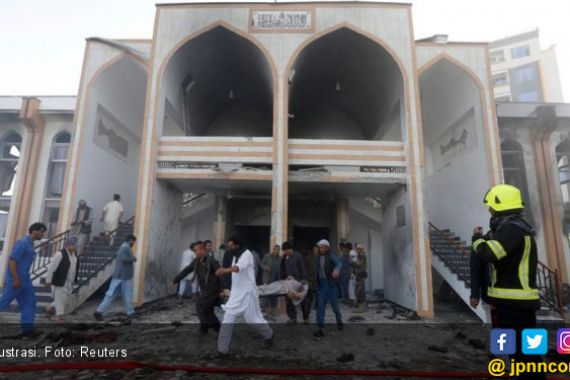 Bom Bunuh Diri Meledak di Masjid, 72 Jemaah Tewas - JPNN.COM