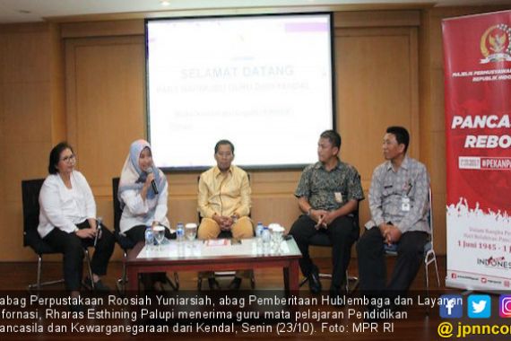 Puluhan Guru PPKN Kabupaten Kendal Mendatangi MPR - JPNN.COM