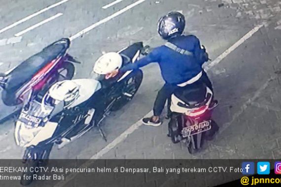 Maling Helm Terekam CCTV, Siapa Nih? - JPNN.COM