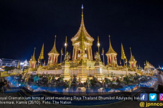 Besok, Jasad Raja Bhumibol Dikremasi di Istana Cantik Ini - JPNN.COM
