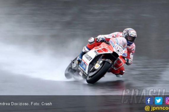 Andrea Dovizioso Kalahkan Marquez di FP2 MotoGP Malaysia - JPNN.COM