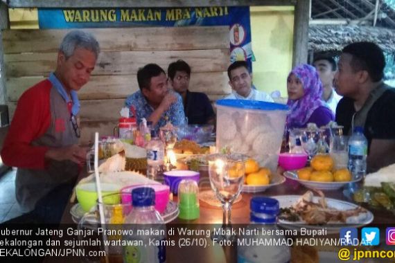 Ssstt, Mas Ganjar Pranowo Makan Siang di Warung Mbak Narti - JPNN.COM