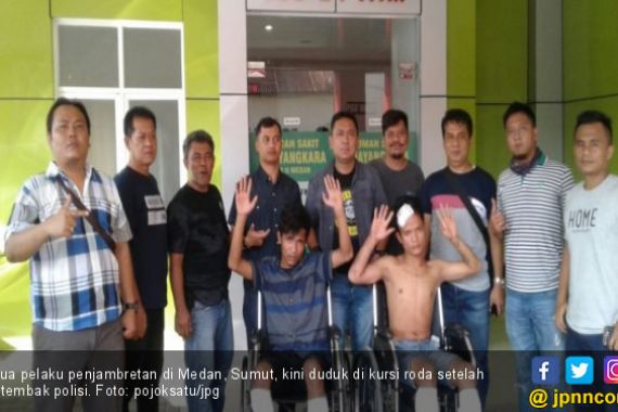 Ditembak Polisi, Dua Penjambret Sadis Kini Pakai Kursi Roda - JPNN.COM