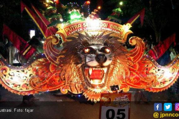 Masyarakat Sumenep 'Tumplek Blek' di Parade Musik Tong-Tong - JPNN.COM