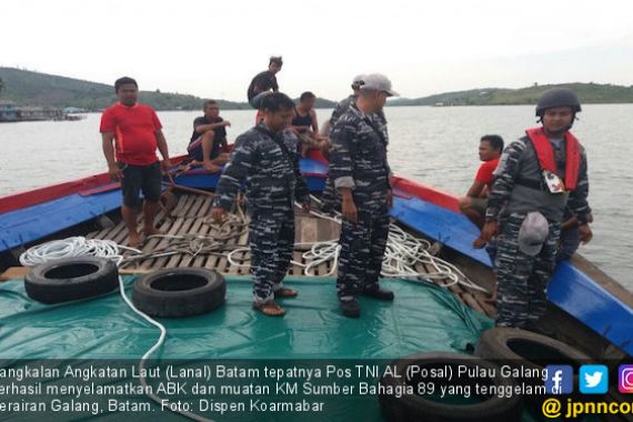 KM Sumber Bahagia Tenggelam Setelah Diterpa Arus Kencang - JPNN.COM