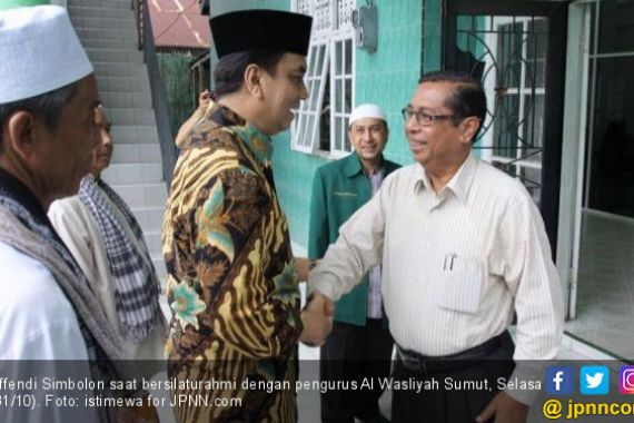 Effendi Simbolon Silaturahmi dengan Pengurus Al Wasliyah - JPNN.COM