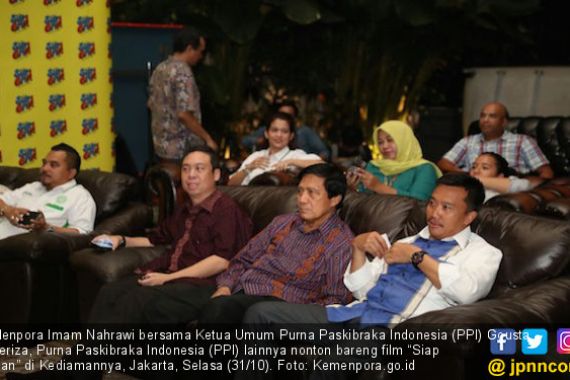 Menpora dan Purna Paskibraka Indonesia Nobar Film 'Siap Gan' - JPNN.COM