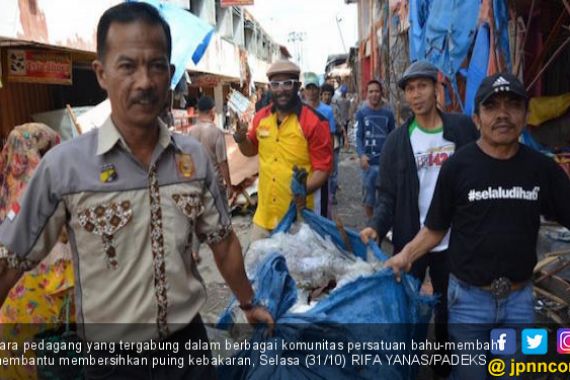 Pedagang Korban Kebakaran Pasar Atas Tolak Relokasi - JPNN.COM