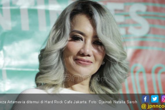 Reza Artamevia Pasrah Diminta Nyanyikan Lagu Chrisye - JPNN.COM