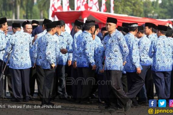 Ingat, PNS dan TNI/Polri Tak Usah Berfoto Bareng Calon Kada - JPNN.COM