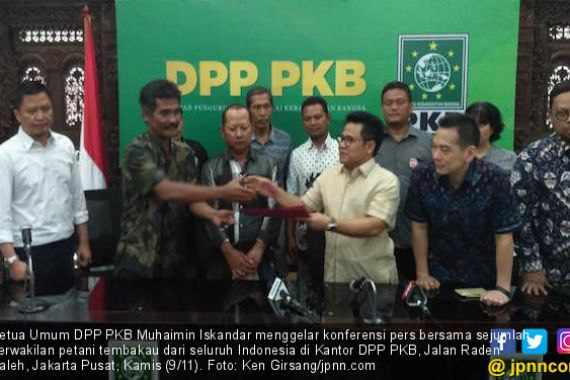 PKB Desak Pemerintah Perhatikan Nasib Petani Tembakau - JPNN.COM