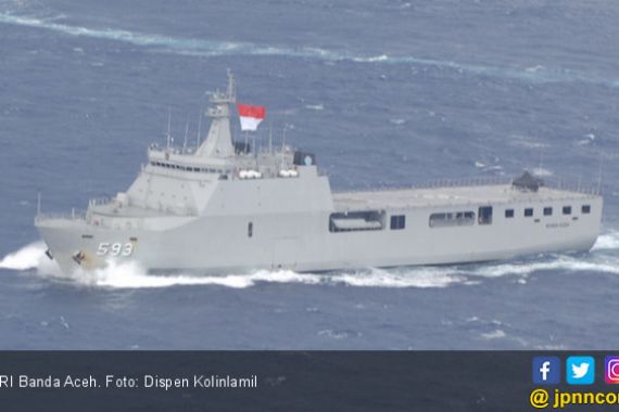 KRI Banda Aceh-593 Dukung Peringatan Hari Pahlawan - JPNN.COM