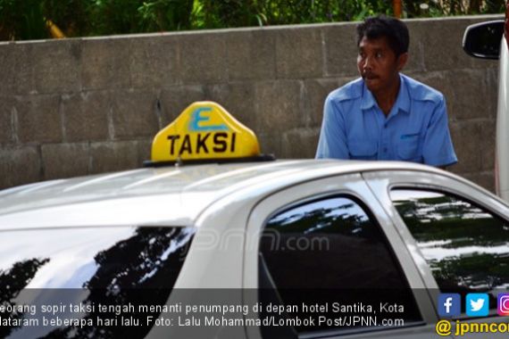 Derita Sopir Taksi Konvensional Ini Bikin Sedih Banget - JPNN.COM