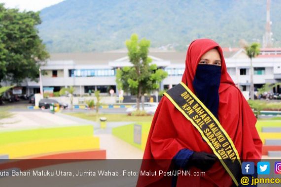 Jumiati, Gadis Bercadar yang Jadi Duta Bahari - JPNN.COM