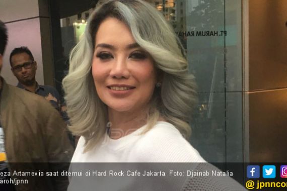 Reza Artamevia Lega Sudah Bersaksi dalam Sidang Gatot - JPNN.COM